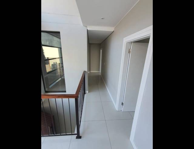 5 BEDROOM TOWNHOUSE FOR SALE IN IZINGA